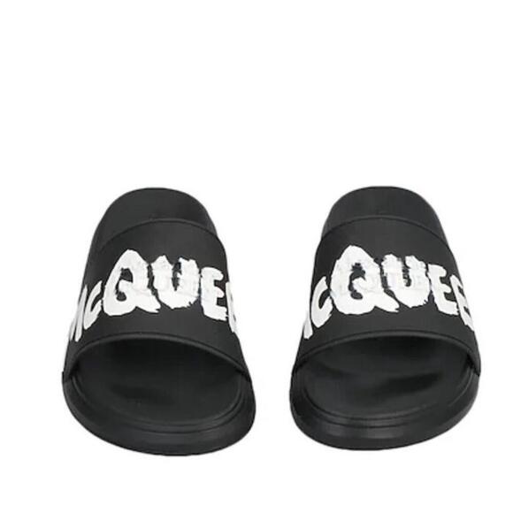 Sandals_&_Flip_Flops